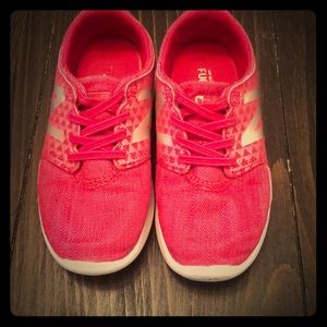 Little girls size 10 New balance shoes - hot pink